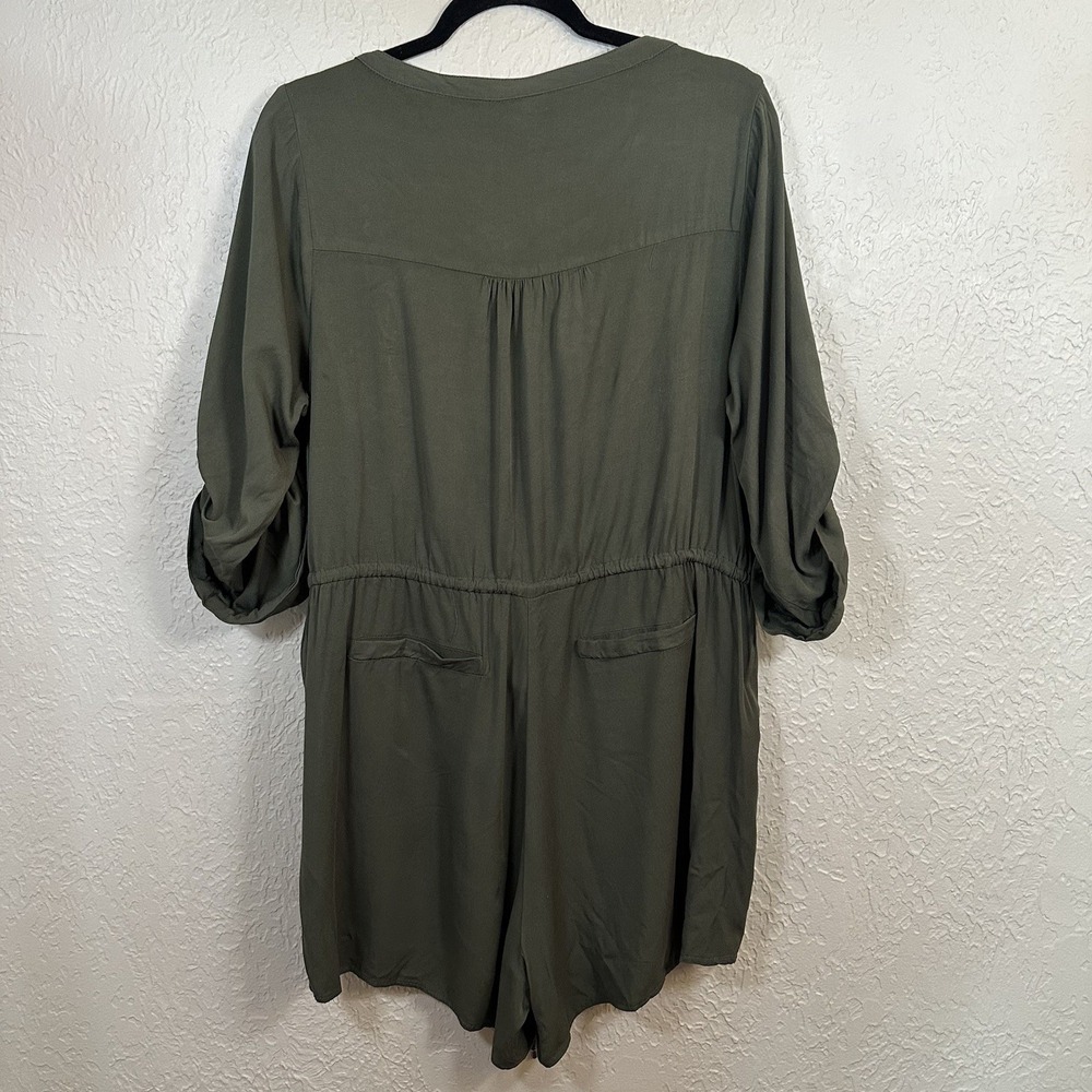 Torrid Sz 1 Green Challis Zip-Front Romper One Piece Cute Flirty Flattering Fun - Picture 9 of 10